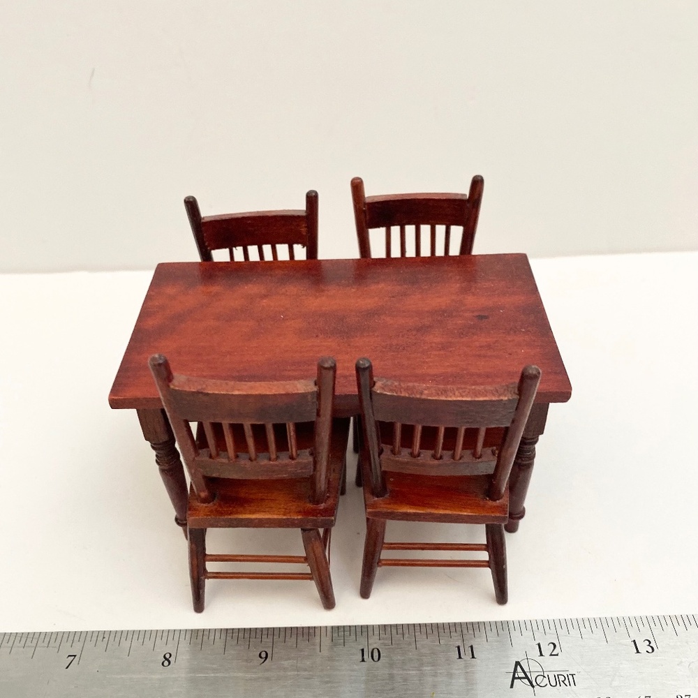 Miniature Dollhouse Kitchen Table and Chairs set